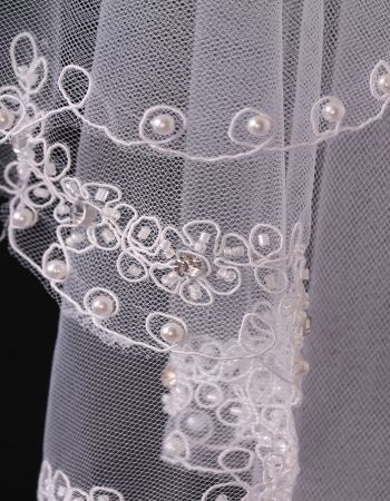 Свадебная фата с гребнем, украшенная кордовой ручной вышивкой с обрамлением жемчугом	№ HJ666-1	 - 1