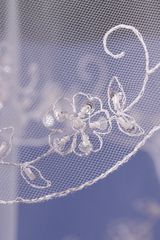 Свадебная фата с цветочным рисунком по краю из машинной нитки, бисера и жемчуга № V0192-1	
